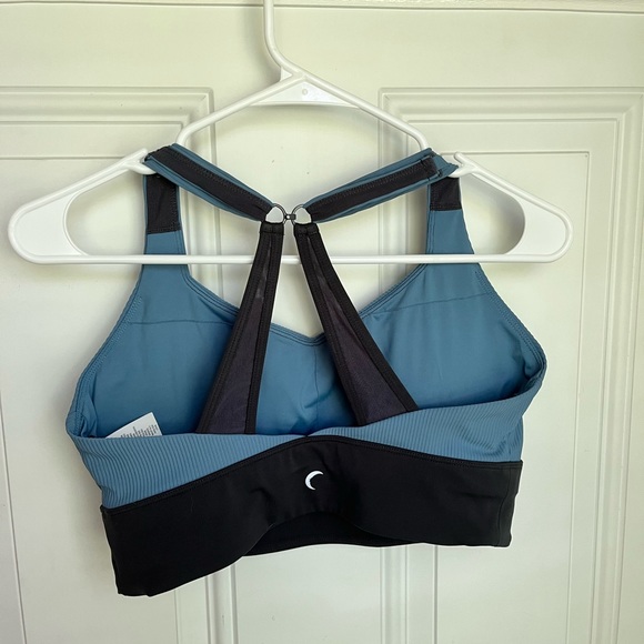 ZYIA Yoga Set - Top & Leggings - Picture 3 of 12